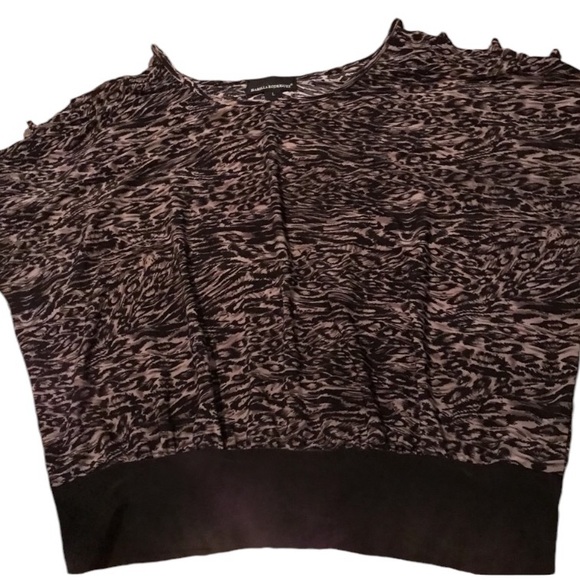 ISABELLA RODRIQUEZ  animal print w/ lattice cut out 3/4  sleeves - Picture 1 of 13